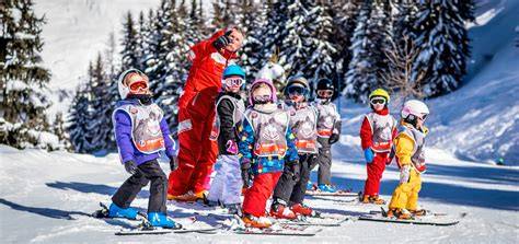 Recherche un stage de ski haut de gamme pour adolescents durant les vacances d'hiver dans les alpes